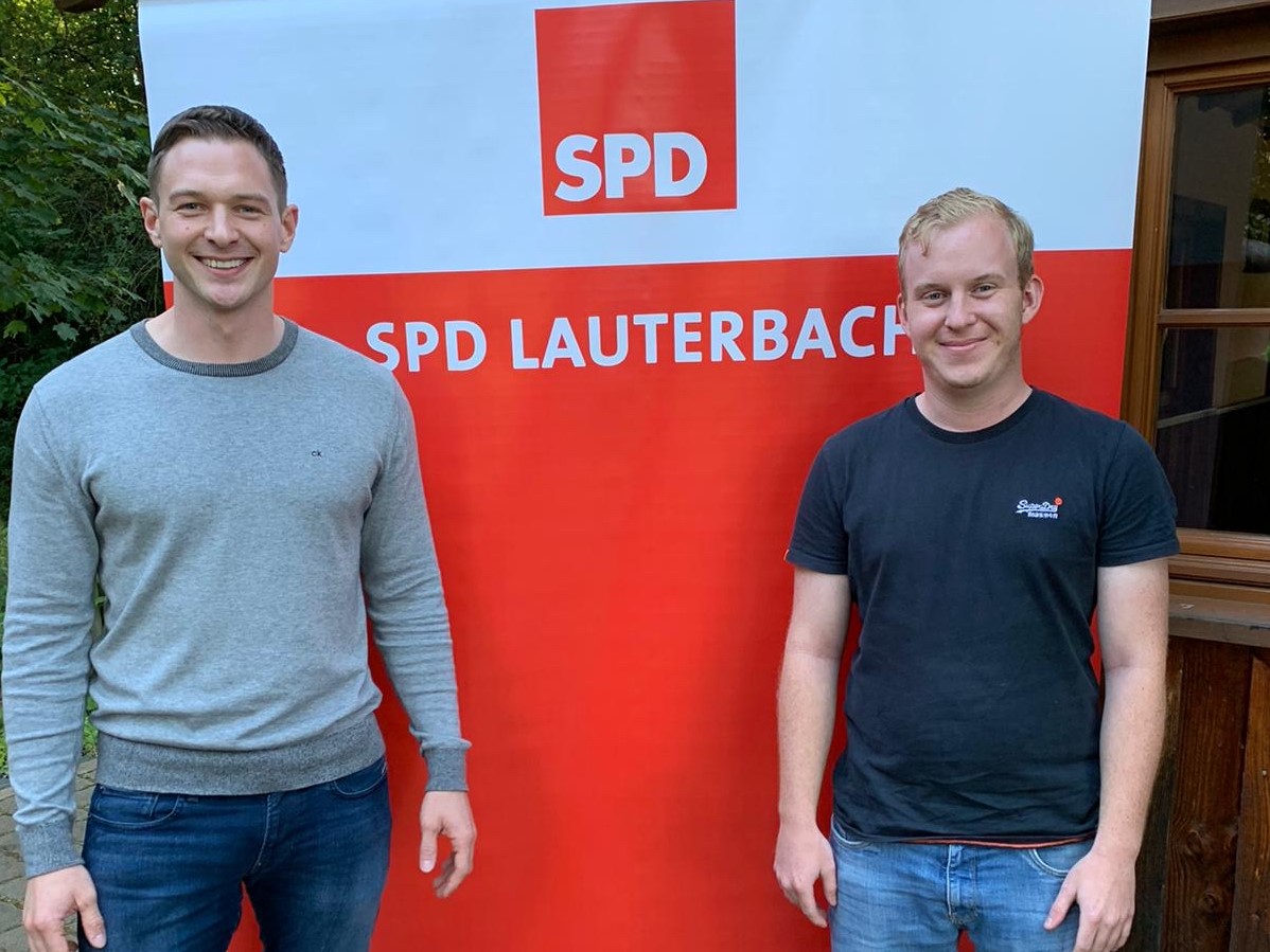Der bisherige Vorsitzende Maximilian Ziegler (li.) mit seinem Nachfolger Frederik Frimmel
